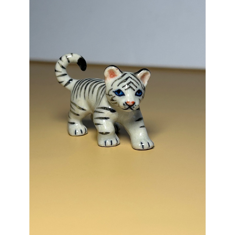 Little Critterz White Tiger Cub Ceramic Figurine Blue Eyes Pendant Charm B